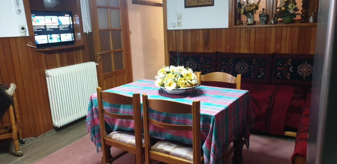 Eufrosini Guesthouse Metsovo Bagian luar foto